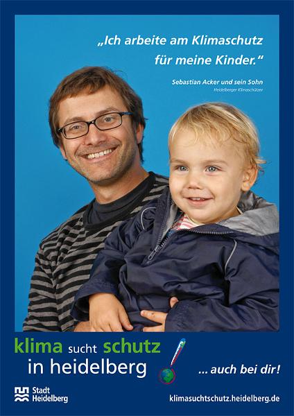 27_klimasuchtschutz_s_acker.jpg - Sebastian Acker und sein Sohn: „Ich arbeite am Klimaschutz für meine Kinder.“