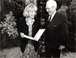 Juni 1995: Reinhold Zundel und Oberbürgermeisterin Beate Weber bei der Verleihung der Ehrenbürgerschaft (Foto: Rothe)