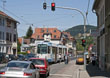 Ein Beispiel für mehr Sicherheit im Verkehr: Eine neue Ampel an der Haltestelle Biethsstraße in Handschuhsheim verhindert, dass Autofahrer ordnungswidrig an der Straßenbahn vorbeifahren und dabei ein- und aussteigende Fahrgäste in Gefahr bringen. (Foto: Rothe)