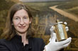 Dr. Karin Tebbe, Leiterin der Abteilung Kunsthandwerk im Kurpfälzischen Museum, präsentierte die Neuerwerbung.