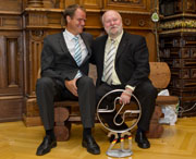 Oberbürgermeister Dr. Eckart Würzner (links)und Oberbürgermeister Christian Schramm (Foto: Hoppe)