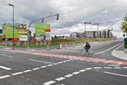 Kreuzung mit der Rudolf-Diesel-Straße und der Bahnstadt-Zufahrt „Langer Anger“ 