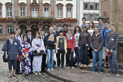 Vier Wochen Praktikum in Heidelberger Forschungseinrichtungen machen diese 19 Abiturienten im Rahmen der International Summer Science School. 