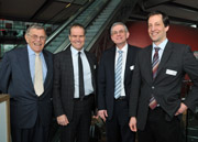 Der amerikanische Unternehmer Dr. Henry Jarecki, OB Dr. Eckart Würzner, Ulrich Jonas und Daniel Zwicker-Schwarm vom Difu (v.l.).