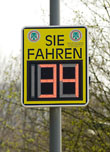 Geschwindigkeitsanzeiger (Foto: Kresin)