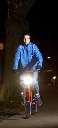Radfahrer unterwegs bei Nacht (Foto: ADFC)