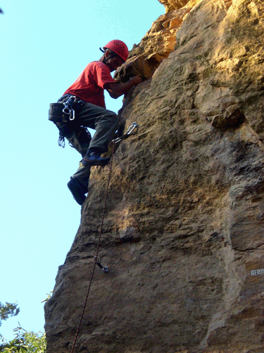 Auch gemeinsam klettern können Jugendliche im Jugendzentrum.