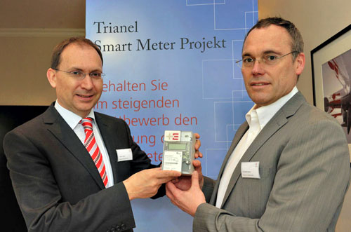 Michael Teigeler, Geschäftsführer der Stadtwerke Heidelberg Energie, und Dr. Rudolf Irmscher, Geschäftsführer der Stadtwerke Heidelberg GmbH, bei der Auftaktveranstaltung des Smart-Meter-Projektes. (Foto: Trianel)