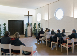 Das renovierte Kapelle auf dem Kirchheimer Friedhof eröffnete Oberbürgermeisterin Beate Weber vergangene Woche. (Foto: Rothe)