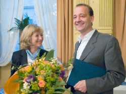 Brentano-Preisträger Stefan Weidner mit Oberbürgermeisterin Beate Weber (Foto: Rothe)