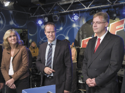 Die drei Bestplazierten des ersten Wahlgangs. Zwei von ihnen, Dr. Caja Thimm und Dr. Eckart Würzner (Mitte) wollen bei der Neuwahl wieder antreten. Rechts: Dr. Jürgen Dieter. (Foto: Rothe)
