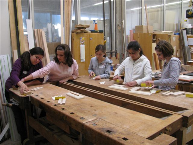 Girlsday_2010_Werkstaetten019.jpg - Girls' Day in den Werkstätten des Amtes für Abfallwirtschaft und Stadtreinigung (Foto: Stadt Heidelberg)