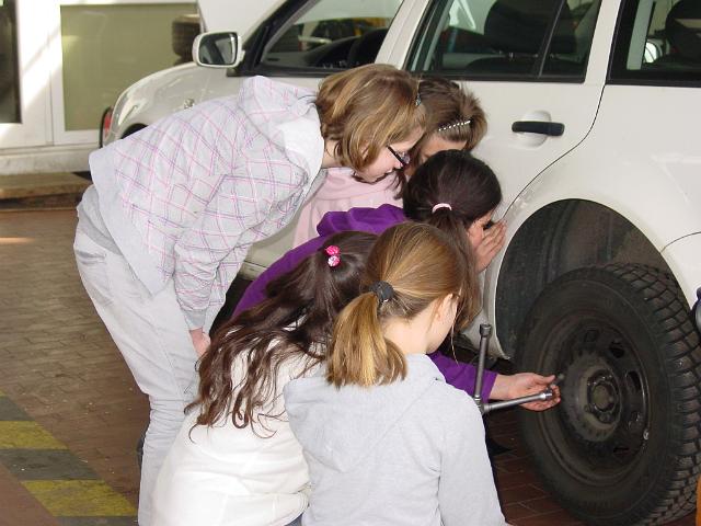 Girlsday_2010_Werkstaetten037.JPG - Girls' Day in den Werkstätten des Amtes für Abfallwirtschaft und Stadtreinigung (Foto: Stadt Heidelberg)