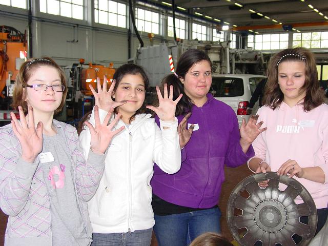 Girlsday_2010_Werkstaetten039.JPG - Girls' Day in den Werkstätten des Amtes für Abfallwirtschaft und Stadtreinigung (Foto: Stadt Heidelberg)
