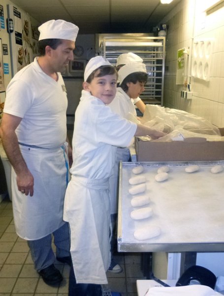 P1010043.jpg - Boys‘ Day 2013 bei der Bäckerei Kamps. (Foto: Interkulturelles Bildungszentrum Mannheim, Ausbildungsverbund Heidelberg)