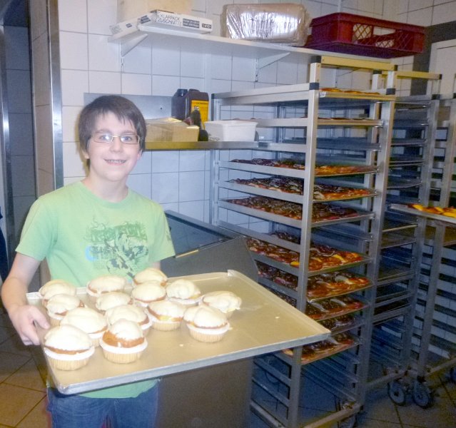 P1010072.jpg - Boys‘ Day 2013 in der Wiener Bäckerei. (Foto: Interkulturelles Bildungszentrum Mannheim, Ausbildungsverbund Heidelberg)