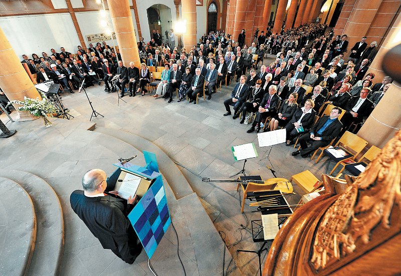 05_epd-Heiliggeist.jpg - Mai: Großer Festakt in der Heiliggeistkirche zum Katechismus-Jubiläum. (Foto: epd)