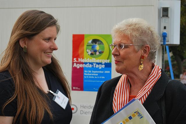 SabineLachenicht_Dr.Kruse-Graumann1.JPG - Impressionen von den Agenda-Tagen 2009 aufder Neckarwiese (Foto: Stadt Heidelberg)