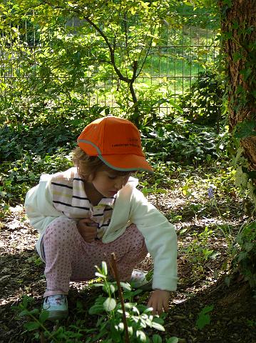 P1040311.JPG - Die Bären und Elefantengruppe der Kindertagesstätte Pusteblume haben am 21.4. die Spielplätze im Gewannsee und im Burnhofweg gesäubert. (Foto: Stadt Heidelberg)