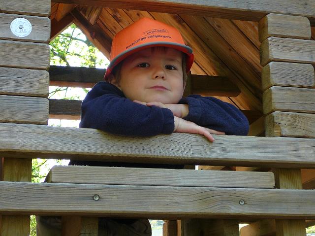 P1040323.JPG - Die Bären und Elefantengruppe der Kindertagesstätte Pusteblume haben am 21.4. die Spielplätze im Gewannsee und im Burnhofweg gesäubert. (Foto: Stadt Heidelberg)