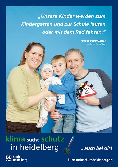 66_kss_1109_f_reder.jpg - Familie Reder/Gasser: „Unsere Kinder werden zum Kindergarten und zur Schule laufen oder mit dem Rad fahren.“