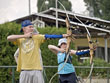 Mit voller Konzentration dabei: die Kinder und Jugendlichen beim Schnupperkurs im Bogenschießen.	(Foto: Rothe)
