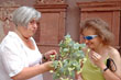 Mit Gästeführerin Susanne Hofer von Lobenstein (links) konnten blinde und sehbehinderte Menschen schon vergangenes Jahr Heidelberg für sich entdecken.