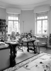 Lyrikerin Hilde Domin in ihrem Arbeitszimmer im Graimbergweg