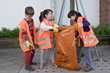 Was Hänschen nicht lernt, lernt Hans nimmermehr: Die Putzwoche soll den Kindern zeigen, dass der Müll in den Abfalleimer gehört, nicht auf die Straße. 