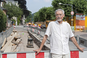 Dr. Klaus Dieter Bratz vor „seiner“ Baustelle