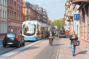 Wie häufig die Heidelberger/-innen mit Auto, Bahn, Fahrrad oder zu Fuß unterwegs sind, soll die Mobilitätsbefragung klären.
