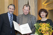 (von links nach rechts) Bürgermeister Dr. Joachim Gerner, Oleg Jurjew, Ursula Krechel (Foto: Rothe)