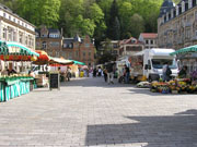 Der Markt am Friedrich-Ebert-Platz (Foto: Stadt Heidelberg)