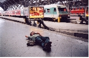 Szene aus dem Radioballett im Leipziger Hauptbahnhof 2003