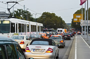 Dass die Stadt weitere Straßenbahnlinien auch ins Neuenheimer Feld braucht, zeigt der morgendliche Verkehrsstau 