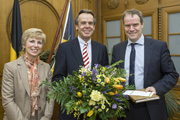 Angelika Haas-Scheuermann, Wolfgang Reinhard, Oberbürgermeister Dr. Eckart Würzner 