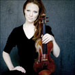 Carolin Widmann mit Violine