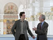 Kantor Markus Uhl (links) und Dr. Reinhart Freudenberg, Vorsitzender des Orgelbauvereins, in der Jesuitenkirche.     