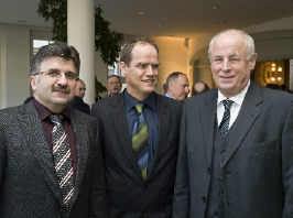Oberbürgermeister Dr. Eckart Würzner mit Walter Lenz und dessen Nachfolger Hans-Jürgen Heiß