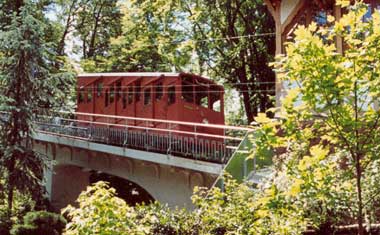 Die Bergbahn in Fahrt zum Königsstuhl