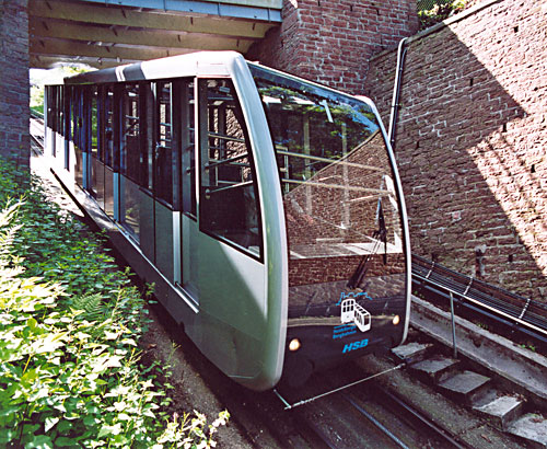 Die Bergbahn Heidelberg auf dem Weg zum Schloß. (Foto: SWH)